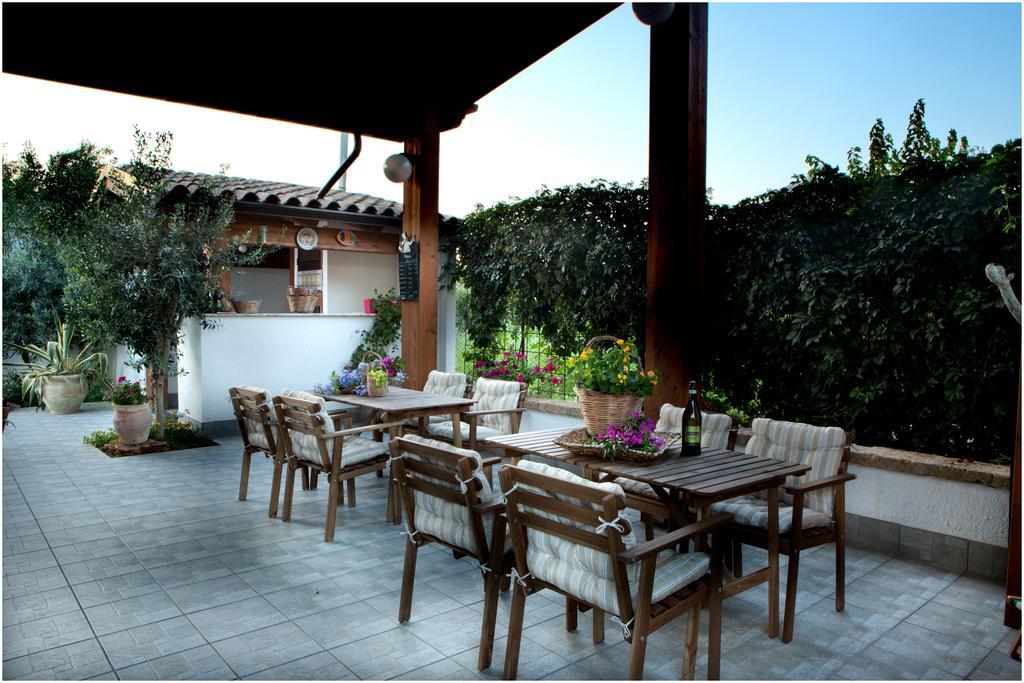 Bed and Breakfast Ai Parchi Dei Parrini Partinico Exterior foto