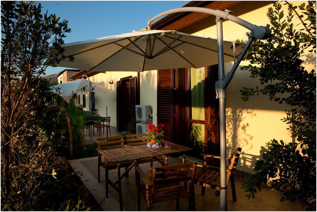 Bed and Breakfast Ai Parchi Dei Parrini Partinico Zimmer foto